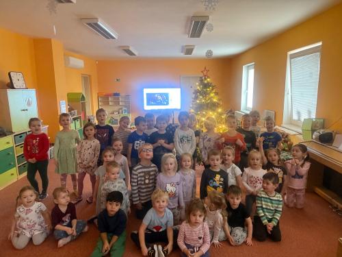 Zdobení stromečku Zagarolská